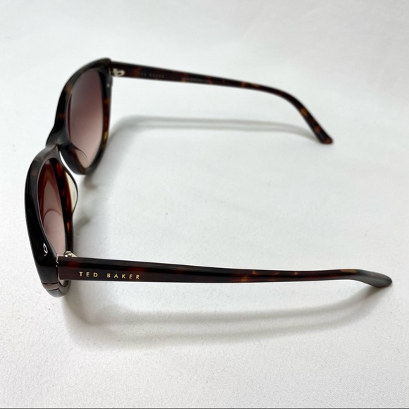 TED BAKER LONDON cat eye sunglasses ๐ - Picture 5 of 16